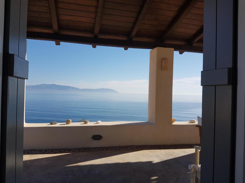 Almyra Kythera room 2